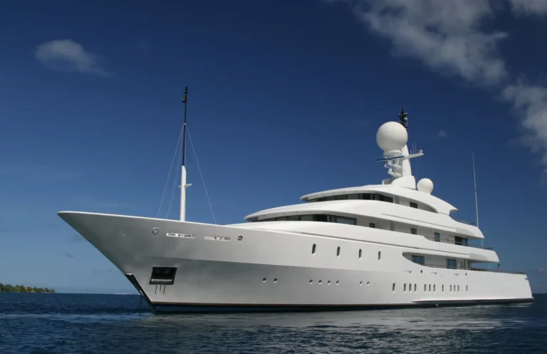 8 Best Benefits of Chartering a Private Yacht