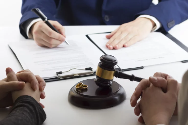 3 Questions to Ask Your Potential Divorce Lawyer