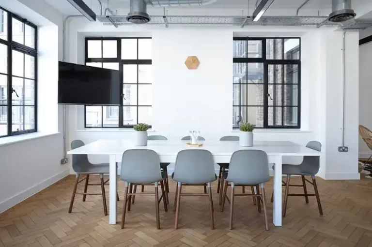 Simple Ways To Decorate Your Office